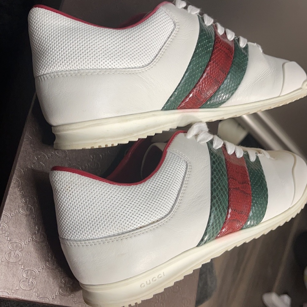 Authentic gucci sneakers size 8